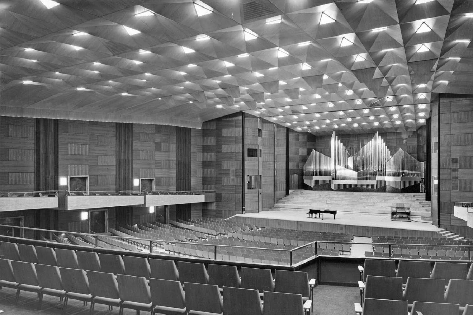 Innenausbau der Meistersingerhalle in Nürnberg